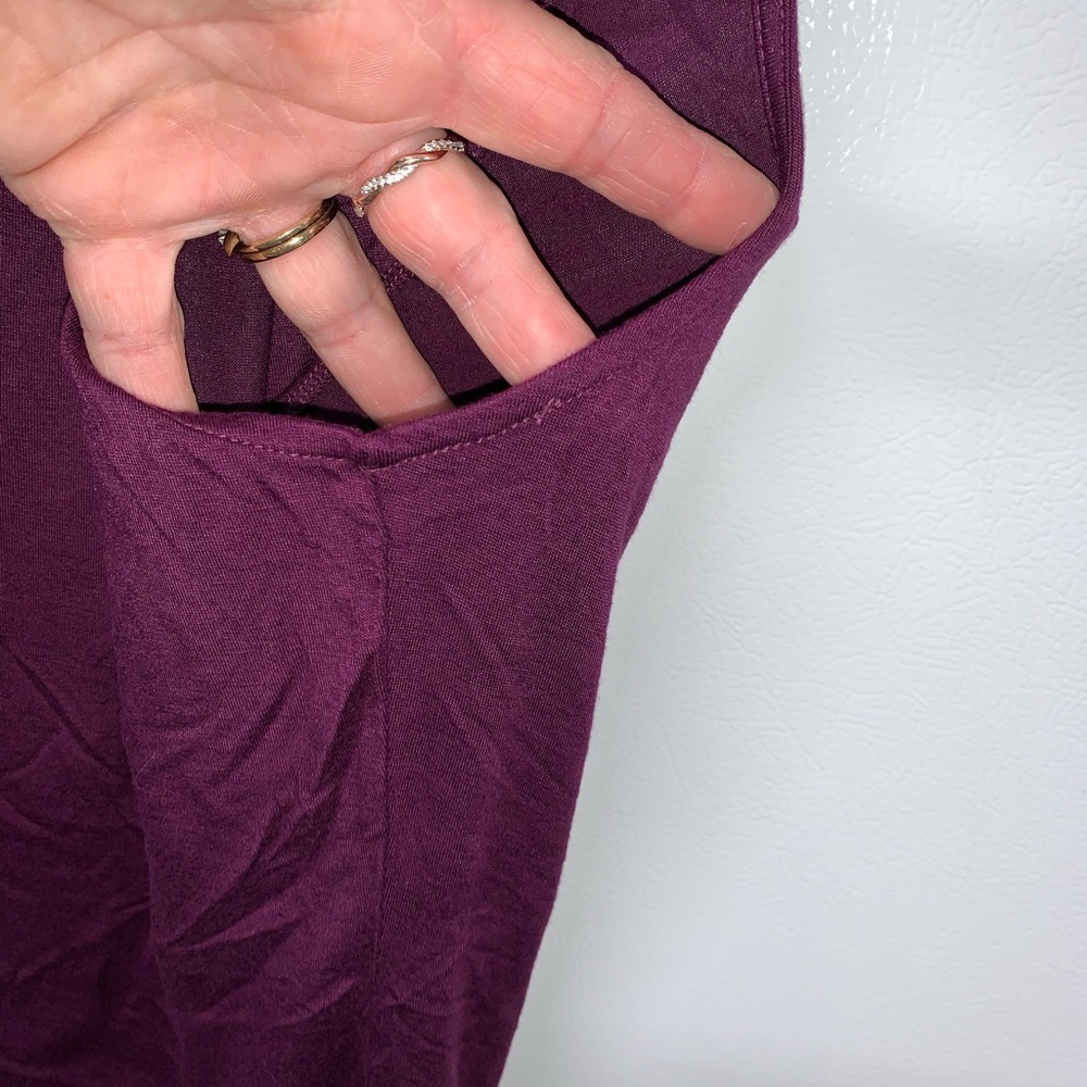 Maroon color tank - Picture 4 of 4